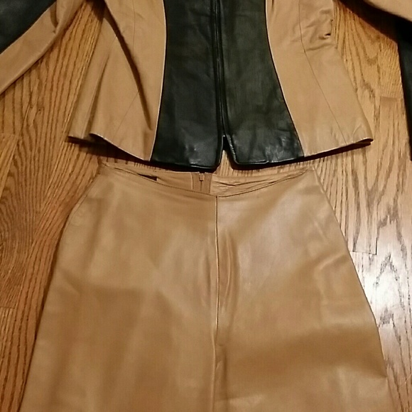 Real Leather set - Picture 3 of 4